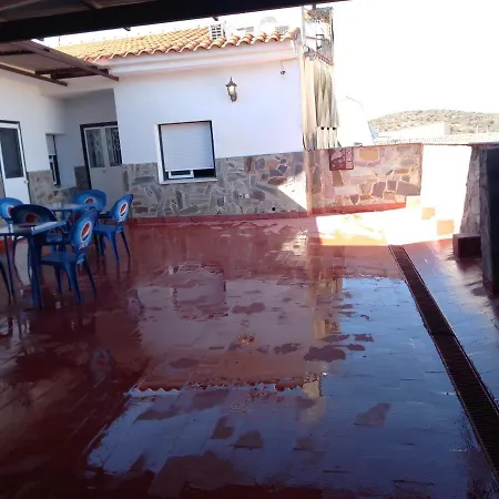 2 Estrellas -restaurante Tres Encinas En El Centro Del Pueblo 2*