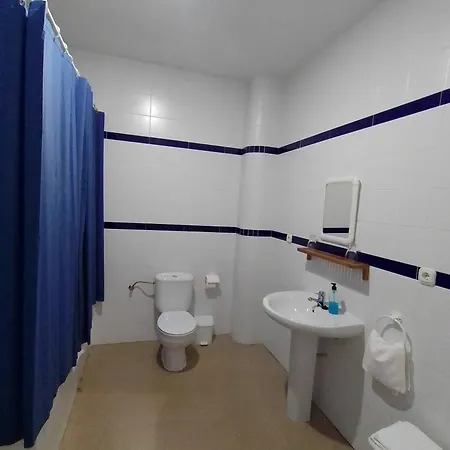 2 Estrellas -restaurante Tres Encinas En El Centro Del Pueblo Gasthof Cabeza la Vaca