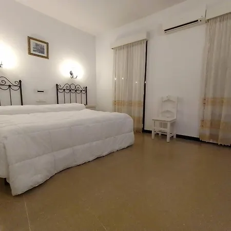 2 Estrellas -restaurante Tres Encinas En El Centro Del Pueblo 2* Cabeza la Vaca